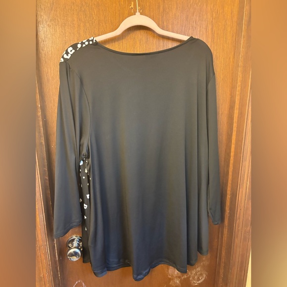 Ruby Rd. Black Blouse with Relaxed Fit size 1X - Picture 2 of 3